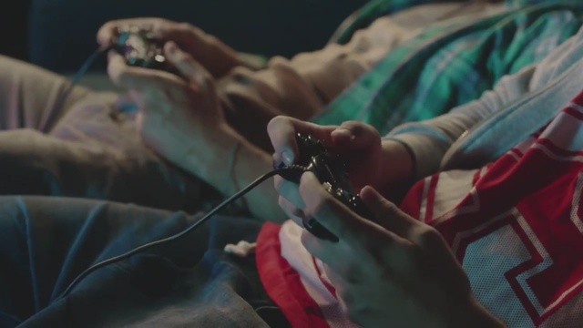 Video Reference: Medical, Hand, Surgical instrument, Surgeon, Operating theater, Arm, Room, Joint, Medical equipment, Mouth