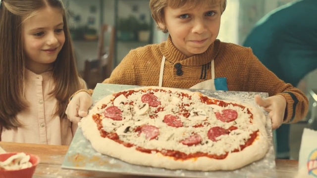 Video Reference: pizza, cuisine, dish, food, torte, baking, eating, baked goods, italian food, Person