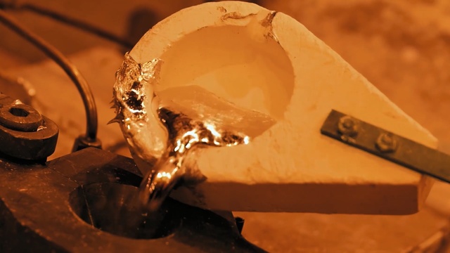 Video Reference: Crystal, Metal