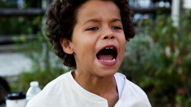 Video Reference: facial expression, child, smile, emotion, tooth, laughter, mouth, happiness, girl, fun, Person