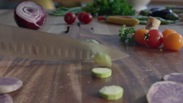 Video Reference: Food, Vegetable, Cuisine, Cutting board, Wood, Ingredient, Vegetarian food, Plant, Produce, Dish
