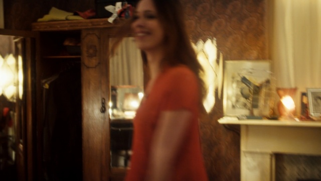 Video Reference: Hair, Lady, Fun, Long hair, Lighting, Beauty, Standing, Abdomen, Brown hair, Room, Person