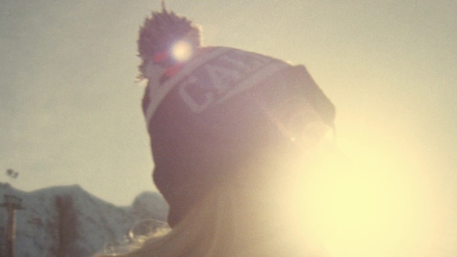 Video Reference: Atmospheric phenomenon, Sky, Lens flare, Sunlight, Backlighting, Photography, Cloud, Neck, Haze