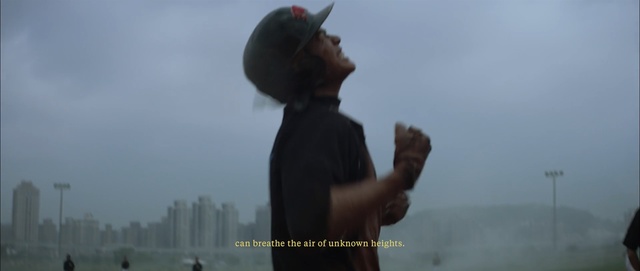Video Reference: Atmospheric phenomenon, Sky, Hand, Gesture, Finger, Thumb, Haze, Travel, Wind