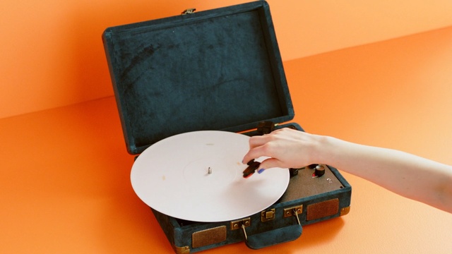 Video Reference: table, electronic device