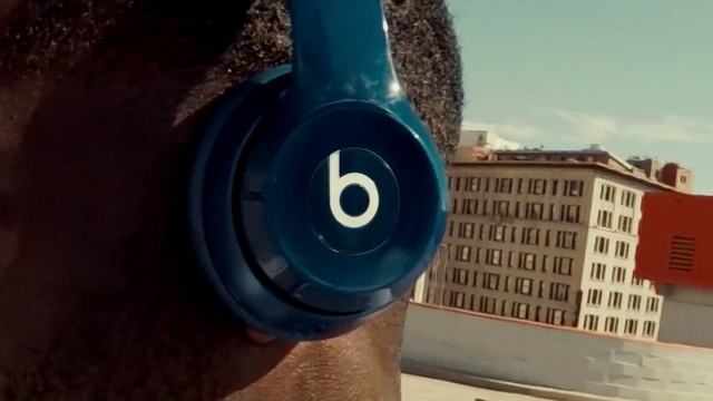 Video Reference: Headphones, Gadget, Audio equipment, Headset, Technology, Electronic device, Photography, Circle