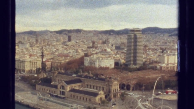 Video Reference: City, Metropolitan area, Human settlement, Cityscape, Urban area, Metropolis, Building, Sky, Skyline, Architecture