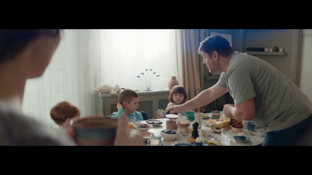 Video Reference: Photograph, People, Fun, Eating, Snapshot, Mouth, Human, Interaction, Conversation, Sitting