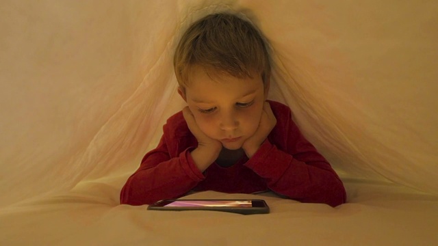 Video Reference: Child, Nose, Toddler, Cheek, Baby, Fun, Finger, Writing instrument accessory, Crawling, Tummy time