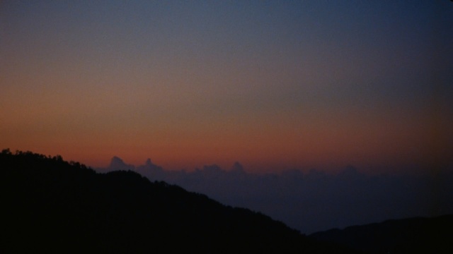 Video Reference: Sky, Afterglow, Atmospheric phenomenon, Cloud, Horizon, Dusk, Evening, Sunset, Sunrise, Morning