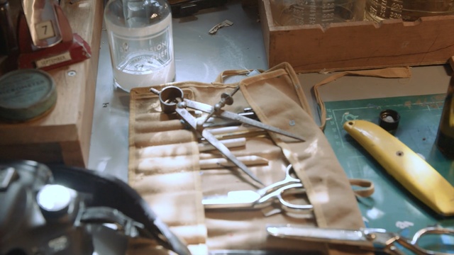 Video Reference: tool, weapon, Person