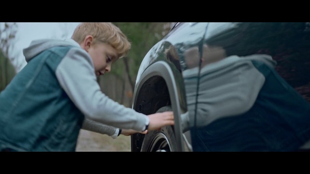 Video Reference: Product, Photography, Automotive design, Automotive wheel system, Sitting, Auto part, Wheel, Automotive window part