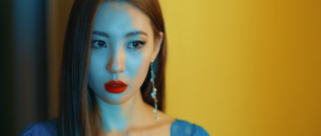 Video Reference: blue, face, yellow, beauty, eyebrow, nose, lip, eye, girl, organ, Person