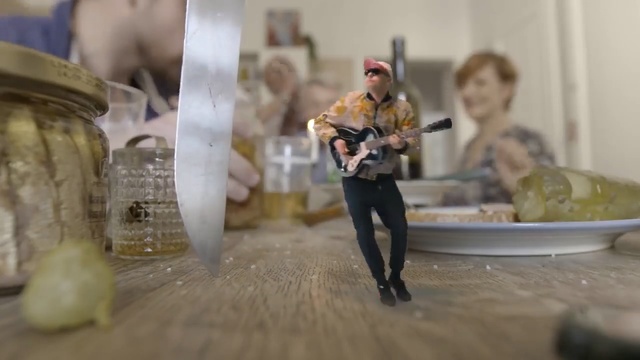 Video Reference: Figurine, Yellow, Action figure, Toy, Fun, Miniature, Fictional character, Art, Person