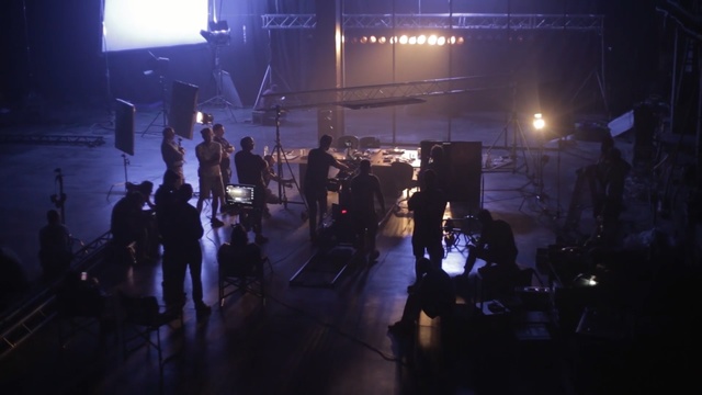 Video Reference: Light, Performance, Stage, Darkness, Sky, Event, Night, Crowd, Concert, Music venue, Person