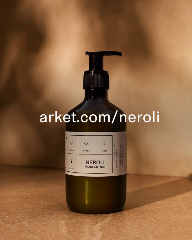 Video Reference: Product, Soap dispenser, Bottle, Liquid, Hair care, Personal care, Plastic bottle, Olive oil, Metal