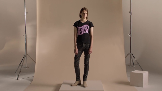 Video Reference: Shoulder, Standing, Fashion, Joint, Design, Knee, Leg, Fashion design, Visual arts, Art, Person