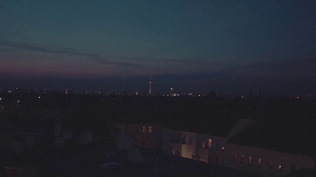Video Reference: Sky, Night, Atmospheric phenomenon, Cloud, Darkness, Atmosphere, Evening, Horizon, Dusk, Midnight