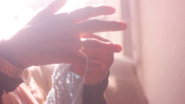 Video Reference: Hand, Finger, Light, Pink, Skin, Arm, Thumb, Nail, Sunlight, Gesture