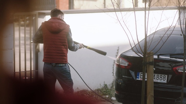 Video Reference: Vehicle door, Standing, Window, Automotive exterior, Automotive window part, Door, Glass, Vehicle, Person