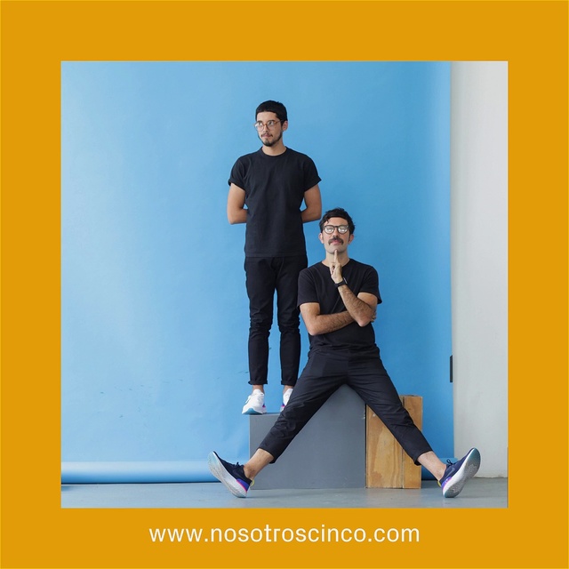 Video Reference: Standing, Shoulder, Joint, Arm, Sitting, Gesture, Sleeve