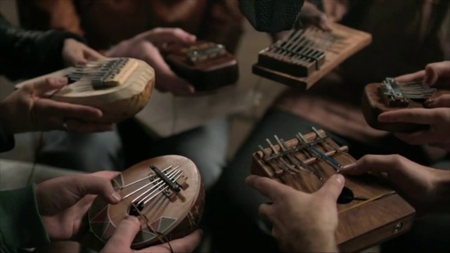 Video Reference: Musical instrument, String instrument, String instrument, Plucked string instruments, Music, Guitar, Hand, Folk instrument