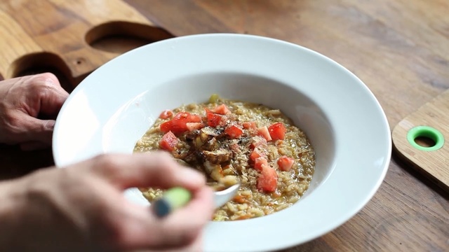 Video Reference: Dish, Food, Cuisine, Ingredient, Meal, Produce, Vegetarian food, Recipe, Breakfast, Oatmeal