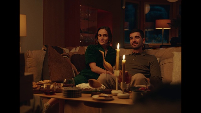 Video Reference: Tableware, Table, Candle, Wax, Smile, Comfort, Plate, Candle holder, Event, Fun