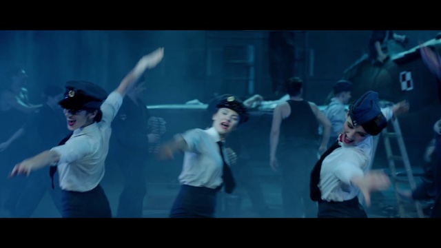 Video Reference: Choreography, Fun, Scene, Music, Performance, Performance art, Photography, Dance, Dancer, Performing arts, Person, Man, Ball, Hitting, Racket, Swinging, Player, Holding, Water, Monitor, Court, Playing, Game, Male, Standing, White, Young, Blurry, Clothing, Human face, Aquarium