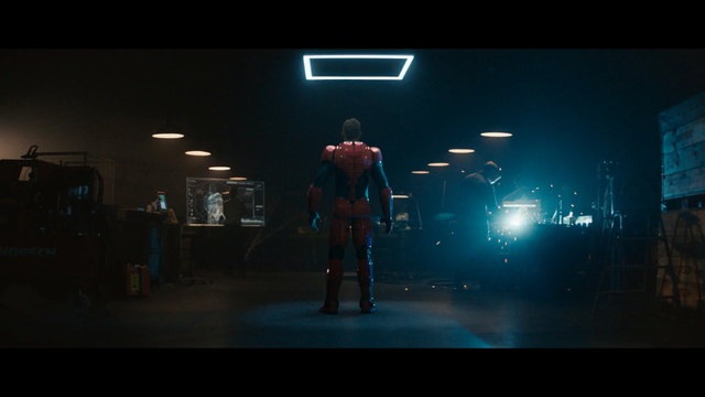 Video Reference: Performance, Light, Darkness, Performing arts, Screenshot, Photography, Room, Night, Event, Stage