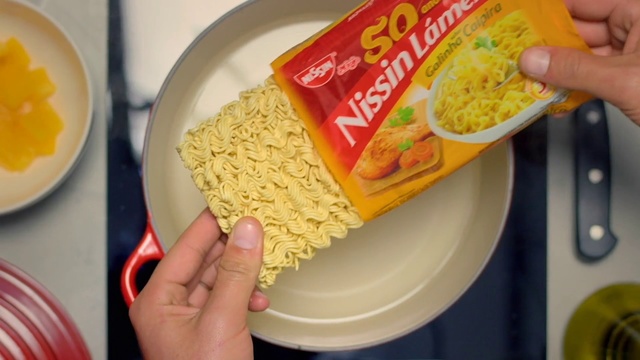 Video Reference: Food, Cuisine, Dish, Ingredient, Instant noodles, Indomie, Noodle, Comfort food, Prepackaged meal, Vegetarian food