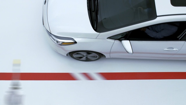 Video Reference: Vehicle, Car, Automotive design, Vehicle door, Automotive exterior, Compact car, Hatchback, Minivan, Honda