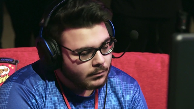 Video Reference: Eyewear, Hair, Glasses, Headphones, Audio equipment, Cool, Forehead, Chin, Microphone, Ear