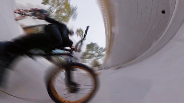 Video Reference: Freestyle bmx, Bicycle, Cycle sport, Bicycle wheel, Vehicle, Flatland bmx, Bicycle motocross, Cycling, Bicycle tire, Bmx bike