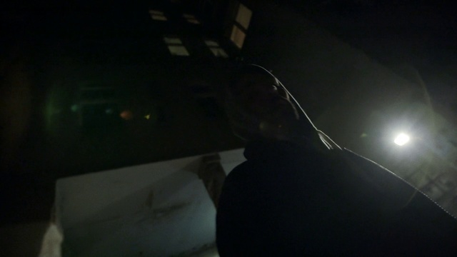 Video Reference: Black, Light, Darkness, Automotive lighting, Night, Lighting, Atmosphere, Sky, Midnight, Lens flare