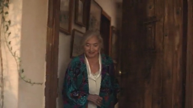 Video Reference: Photograph, Lady, Snapshot, Portrait, Standing, Eye, Fun, Temple, Wood, Photography, Person