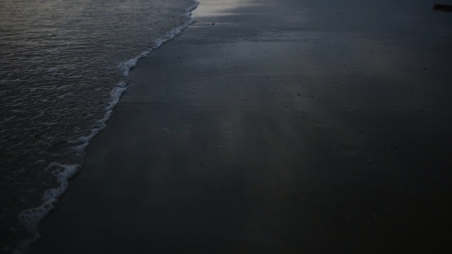 Video Reference: Black, Water, Asphalt, Light, Sky, Atmospheric phenomenon, Road surface, Atmosphere, Line, Floor