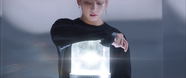 Video Reference: Shoulder, Arm, Joint, Hand, Photography, Wetsuit, Neck, Black hair