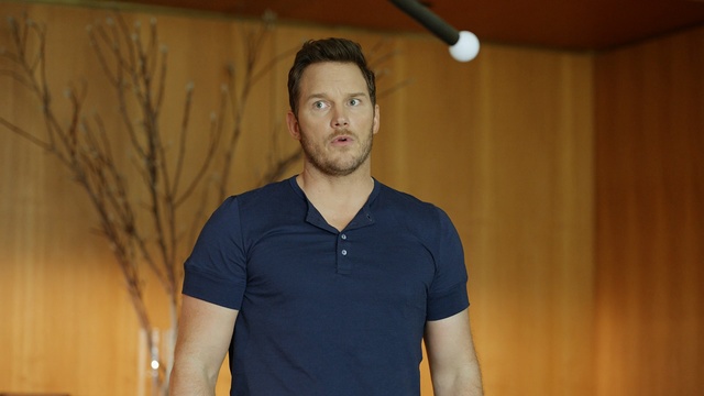 Video Reference: Blue, Shoulder, Yellow, T-shirt, Standing, Arm, Muscle, Neck, Photography, Chest, Person