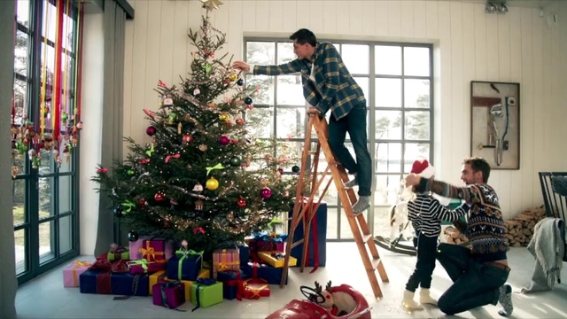 Video Reference: Christmas tree, Christmas decoration, Christmas, Christmas ornament, Tree, Christmas eve, Colorado spruce, Plant, Interior design, Holiday