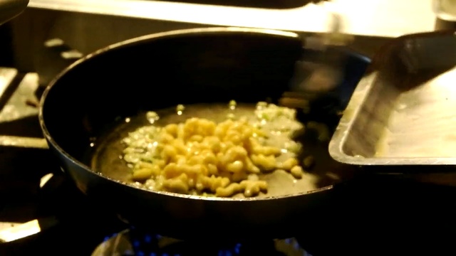 Video Reference: Dish, Food, Cuisine, Ingredient, Popcorn, Recipe, Cooking, Frying, Produce, Sweet corn