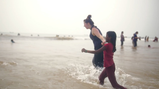 Video Reference: Fun, Water, Atmospheric phenomenon, Beach, Sea, Shore, Coast, Morning, Vacation, Happy