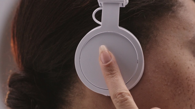 Video Reference: Skin, Hand, Ceiling