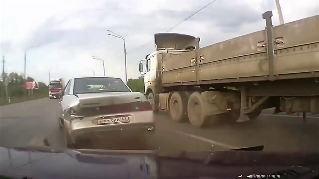 Video Reference: Motor vehicle, Vehicle, Mode of transport, Transport, Road, Car, Truck, Infrastructure, Automotive exterior, Commercial vehicle