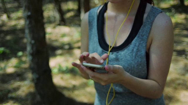 Video Reference: Hand, Leaf, Tree, Adaptation, Neck, Recreation, Forest, Plant, Chest, Fashion accessory