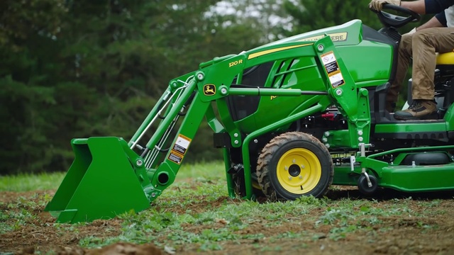 Video Reference: Land vehicle, Vehicle, Harvester, Tractor, Agricultural machinery, Field, Grass, Soil, Farm, Grassland