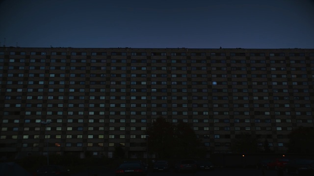 Video Reference: sky, night, landmark, urban area, darkness, light, architecture, building, atmosphere, metropolis
