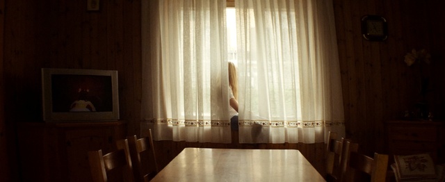 Video Reference: Curtain, Light, Window treatment, Interior design, Textile, Room, Floor, Interior design, Sunlight, Window covering