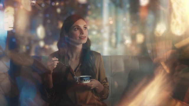 Video Reference: Photography, Smile, Brown hair, Long hair, Portrait