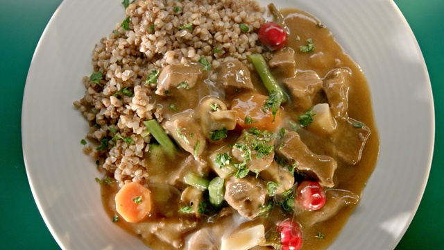 Video Reference: Dish, Food, Cuisine, Ingredient, Meat, Produce, Phat si io, Vegetarian food, Thai food, Recipe, Person